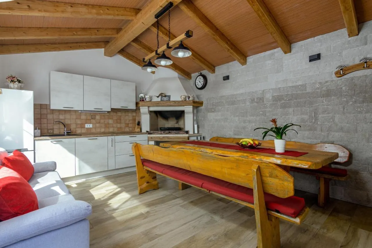 Apartments With A Parking Space Medulin - 2274 Croatia