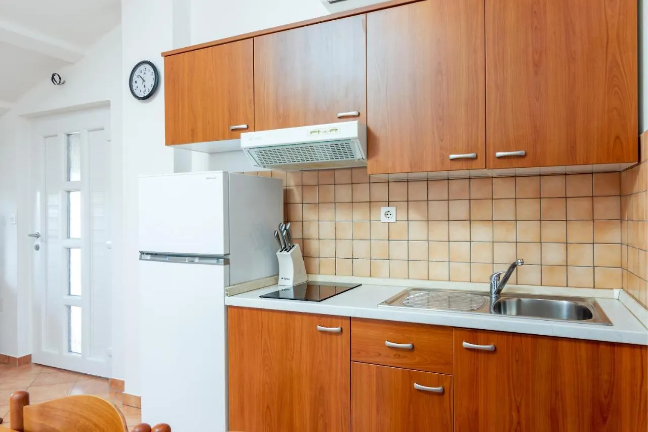 Apartments With A Parking Space Medulin - 2274 Croatia