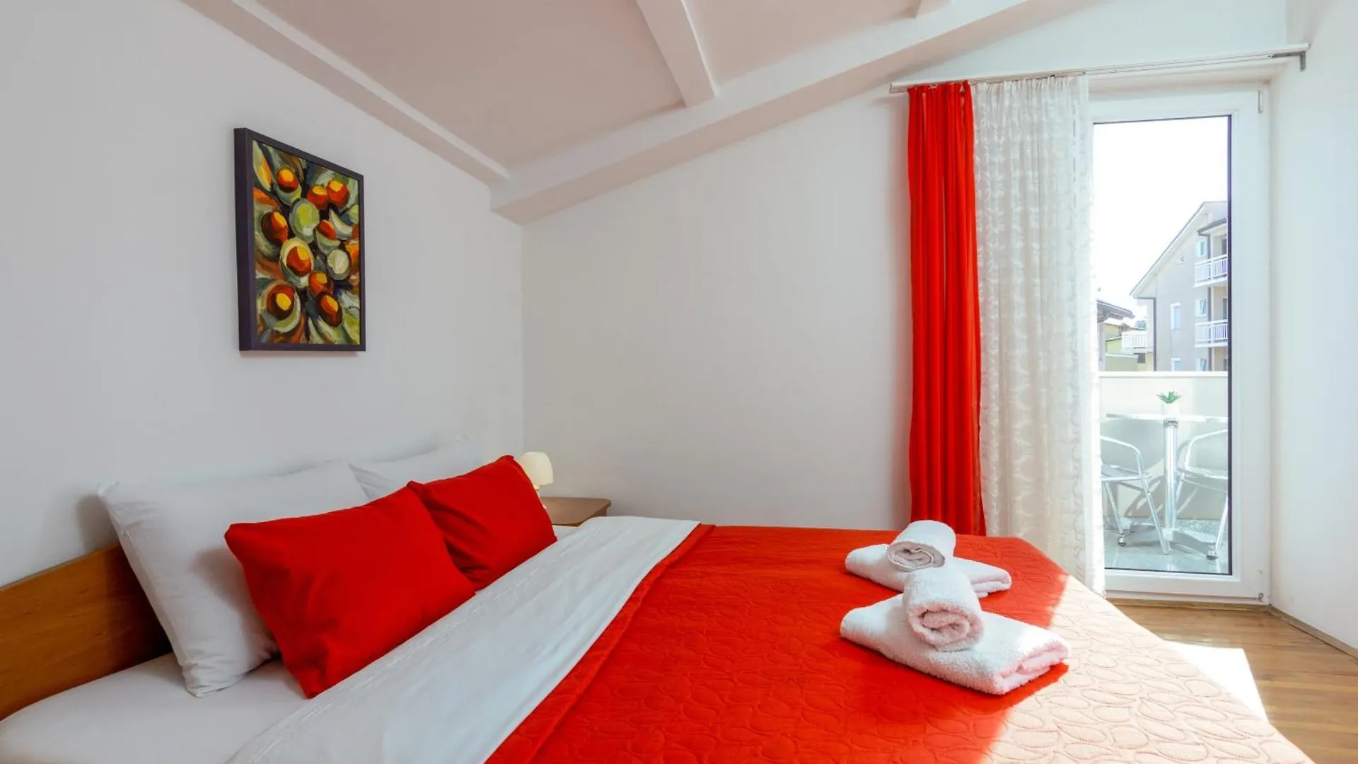 Apartments With A Parking Space Medulin - 2274 Croatia